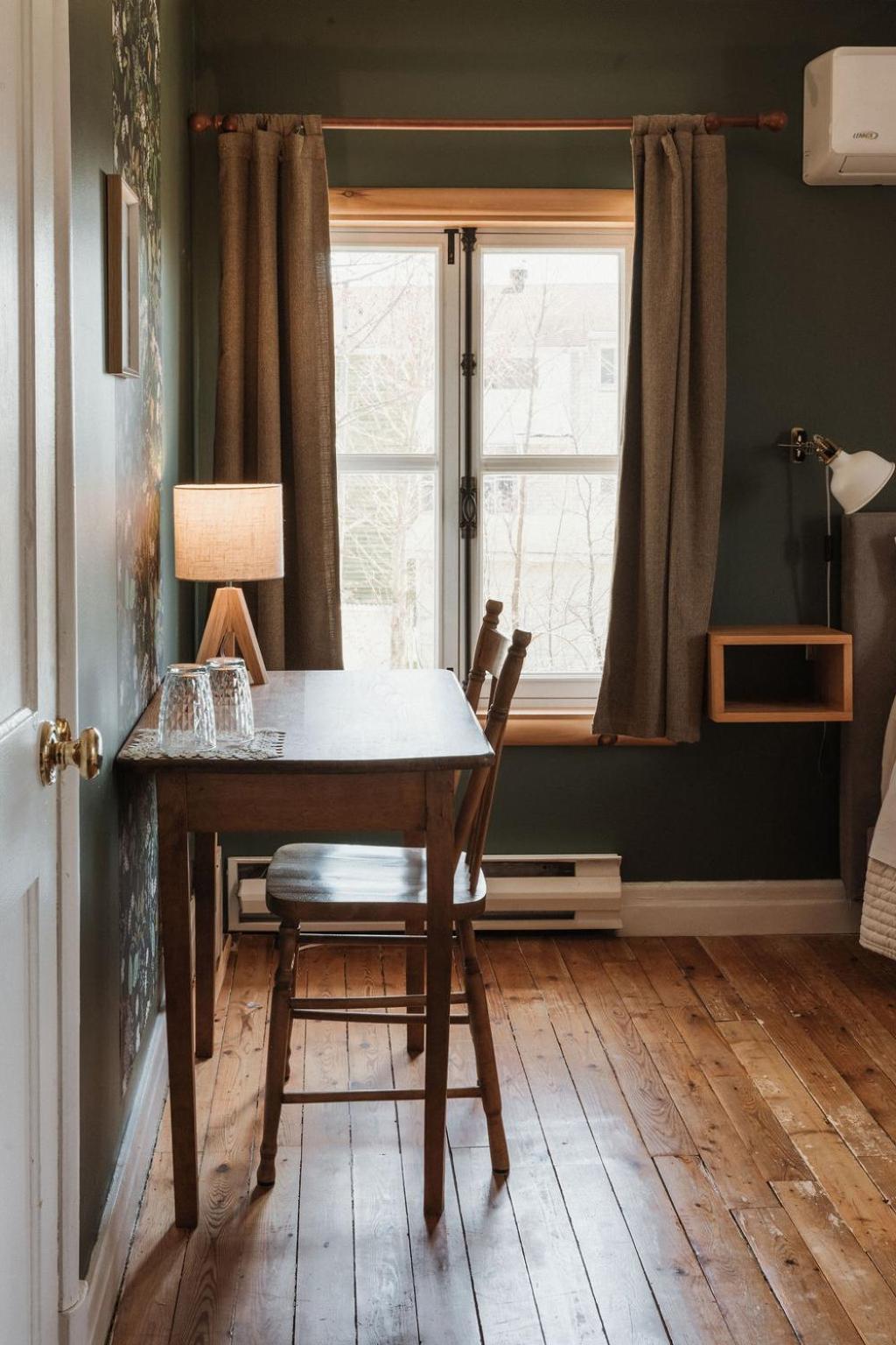Superior Queen Room with Sofa